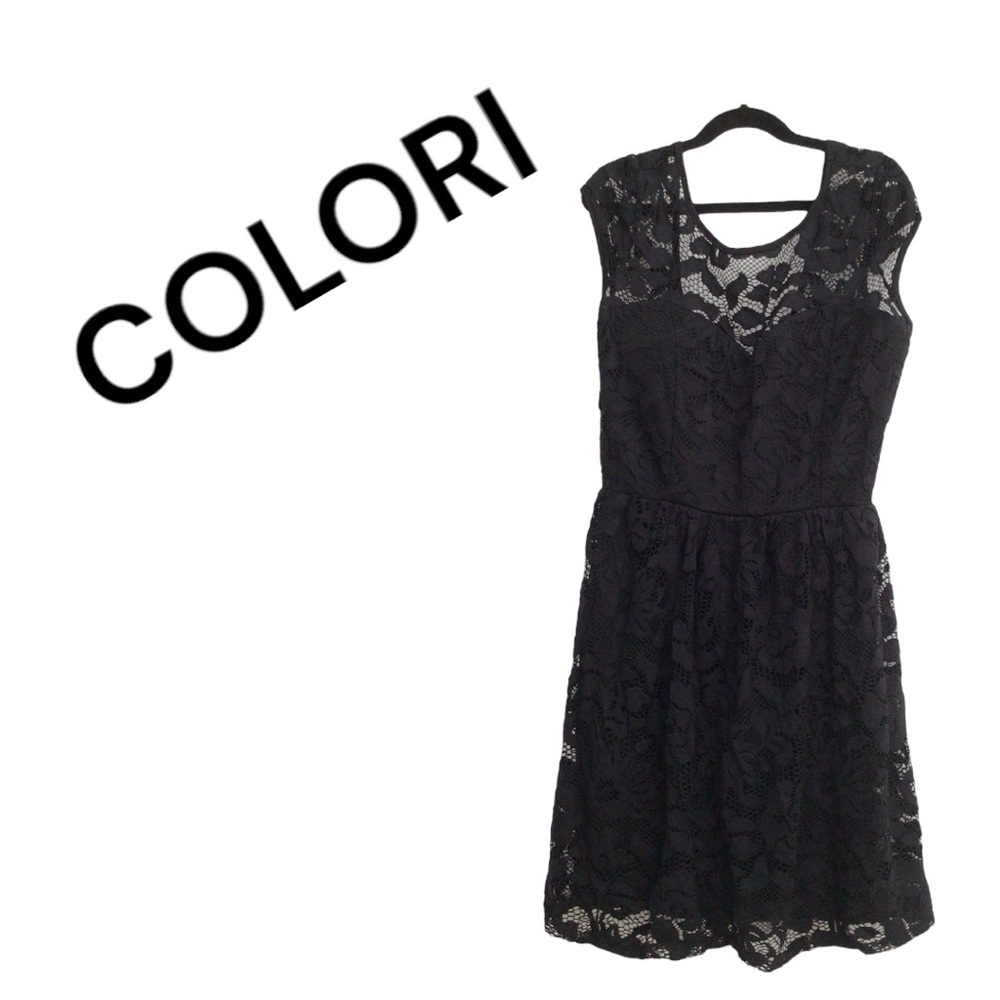 COLORI🌴Little black dress